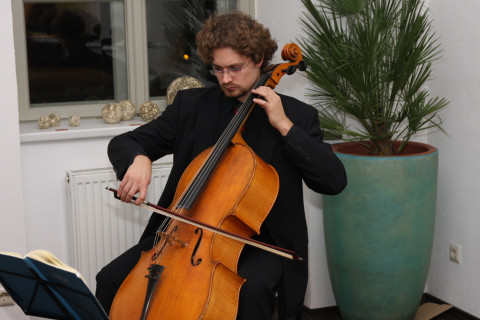 2008 Miguel Angel am Cello